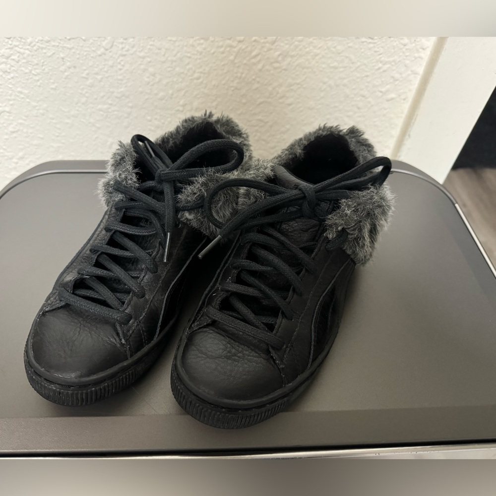 Puma Sneakers with Faux Fur Trim 6.5